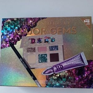 Urban Decay Major Gems makeup set